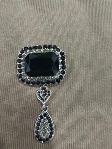 Elegant Black Gem Brooch