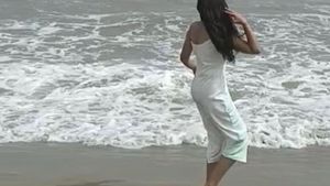 One Piece,Off Pink White Blue