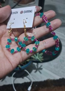very attractive  earrings  + bracelet  ...