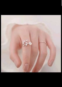 Delicate Floral Ring