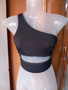Chic One-Shoulder Cutout Crop Top