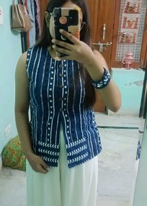 Blue Striped Ethnic vest with matching bangles (2.