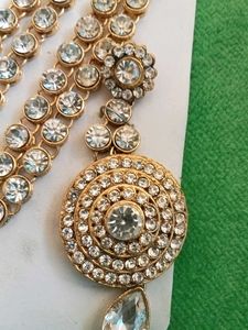 Exquisite Kundan Necklace Set with Earrings