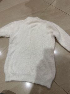 Cute White Knit Sweater with Leaf Design