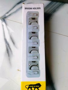New Broom Holder With 4 Slots Postion