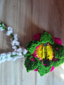 Crocheted Flower &amp; Leaf Hair gajra