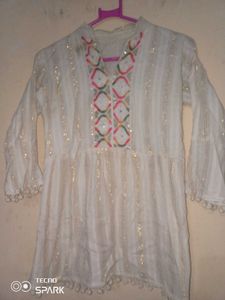 Elegant White Embroidered Kurta
