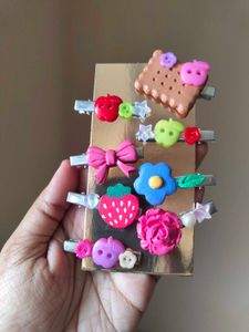 Food &amp; Flowers Hair Clips 🌷🍓(3 pcs)
