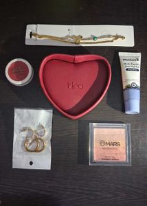 MAKEUP AND ACCESSORIES (customizable)