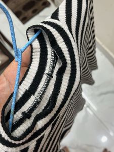 Striped Cropped Long Sleeve Top