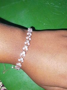 Elegant Pearl & Crystal bracelet