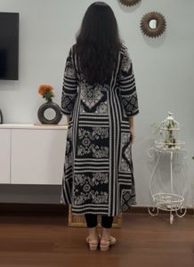 Stylish Black &amp; White Printed Kurta (XXL)