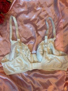 Vintage White Lace Trim Bra