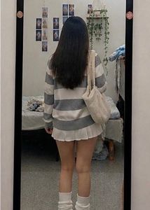 Striped round neck winter sweatshirt