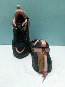 Stylish Black Sneakers duke running shoes