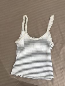 h&amp;m lacy top