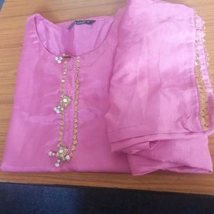 Elegant Pink Embroidered Kurta