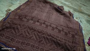 Stylish Geometric Print Saree