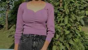 Chic Lavender Ruched V-Neck Top