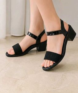 Black wedges Heels 👠