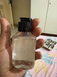 The Love hand gel