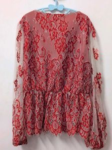 👋🏼 HEY grab this Red Lace Peplum Top