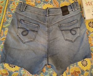 ✨ Xpose Stretchable Denim Shorts | Size 34 |