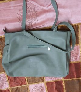 green handbag/shoulder bag