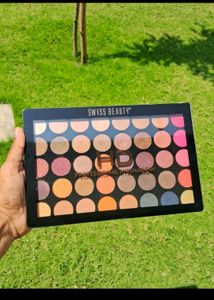 Swiss Beauty HD Eyeshadow Palette