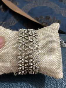 Sparkling Crystal Flower B Ad bangle size 2”4