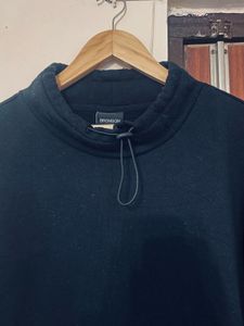 Black Pullover Sweatshirt
