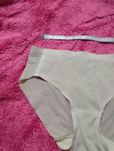 Seamless Comfort Briefs