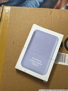 iPhone Leather Wallet MagSafe