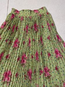 Flowy Floral Pleated Skirt