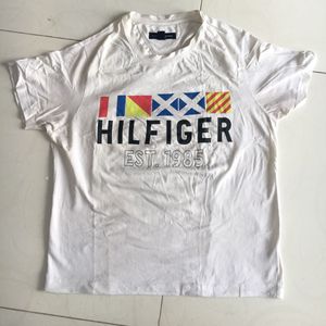 Tommy Hilfiger graphic T-shirt with side embroider