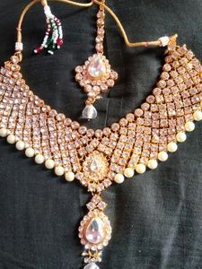 Beautiful Necklace With Bindiya (Without Earrings)