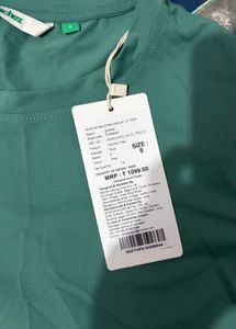 Green Long Sleeve Top
