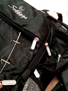2 Stylish Black Bags 🖤 (Safari &amp; Svbbags,