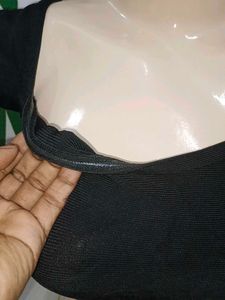 (800)Black Off-Shoulder Bra