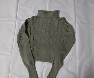 Chic Turtleneck Cable Knit Sweater