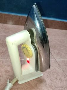New  Iron Box Great  Working Condition