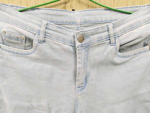 Light Wash High Waisted Jeans