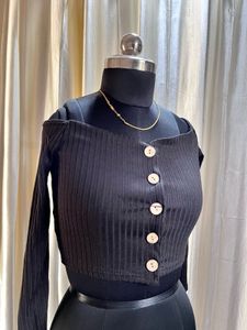Ribbed Off-Shoulder Button-Up Cropped Top