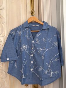 Chic Blue Floral Print Cropped Shirt