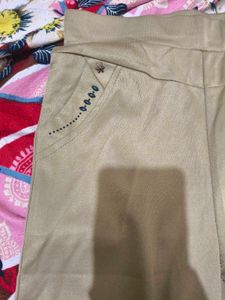 Stylish Beige jeans with Pockets