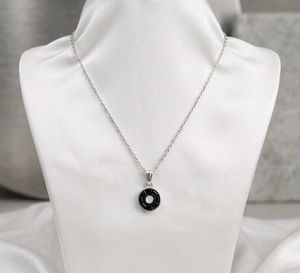 Elegant Black &amp; White Pendant Necklace