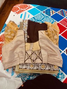 Today Offer Elegant saree with bouquet style blous