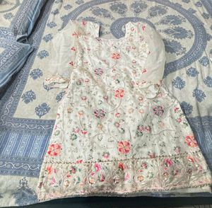 Beautiful White Embroidered Kurta Set