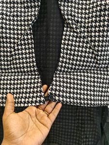 Houndstooth Top new without tag L