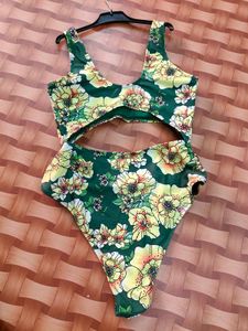 Beautiful Printed Swimwear For Beauties